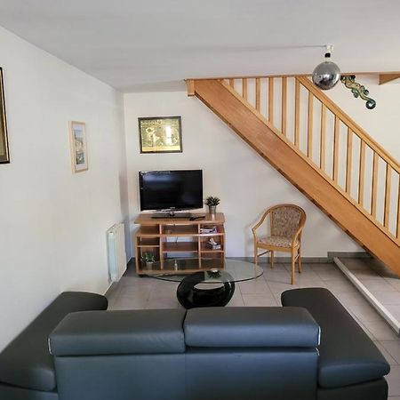 Appartement Meuble Duplex T3. Baume-les-Dames Kültér fotó